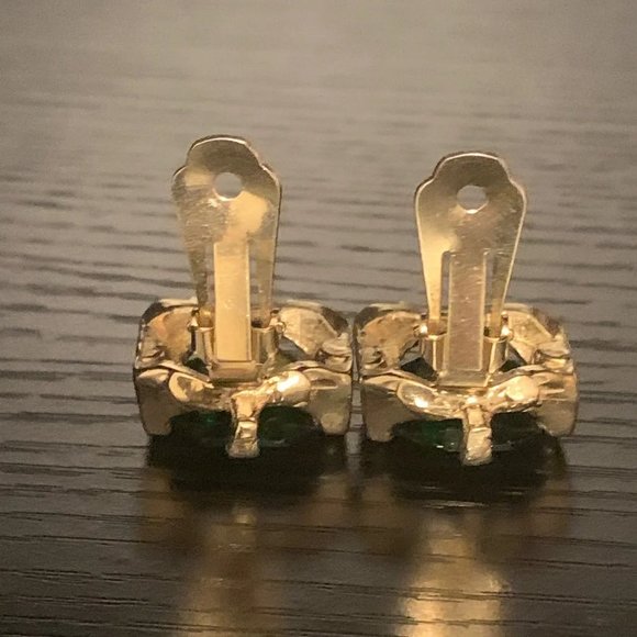 Sold Vintage Clip-On Earrings - Picture 3 of 9